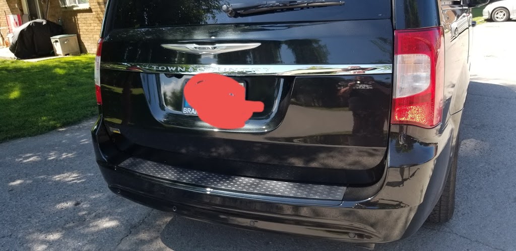 Louies Collision Service Ltd | 153 Oak St W, Leamington, ON N8H 2B8, Canada | Phone: (519) 326-3381