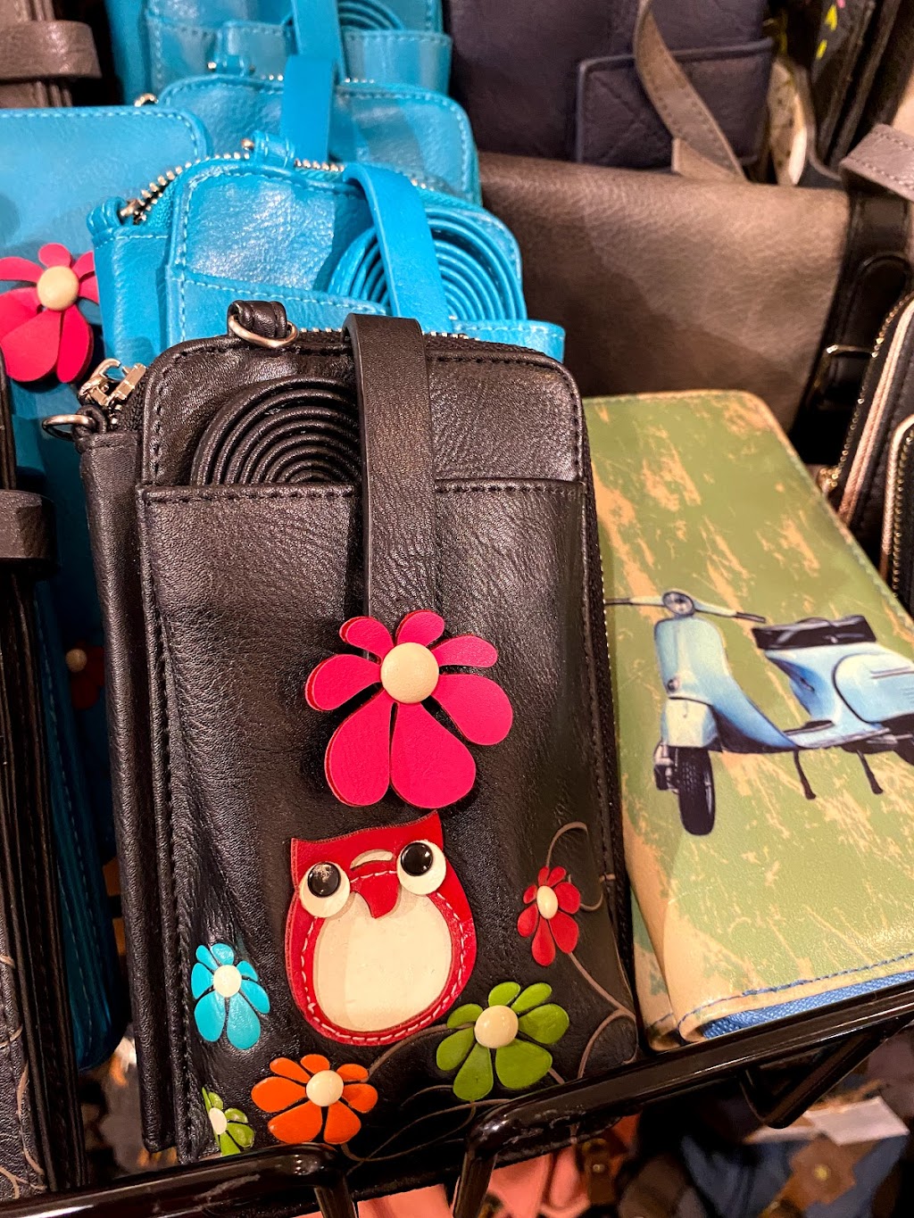 The Gallery & Gift Shop | 9737 Chemainus Rd, Chemainus, BC V0R 1K0, Canada | Phone: (250) 246-9132
