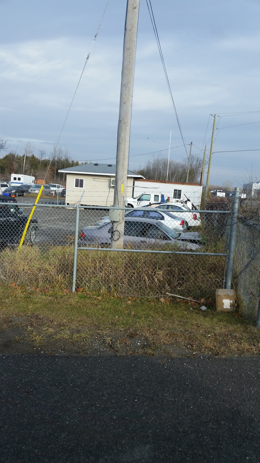 Ottawa Regional Towing | 101 Dibblee Rd, Nepean, ON K2R 1J2, Canada | Phone: (613) 301-1111