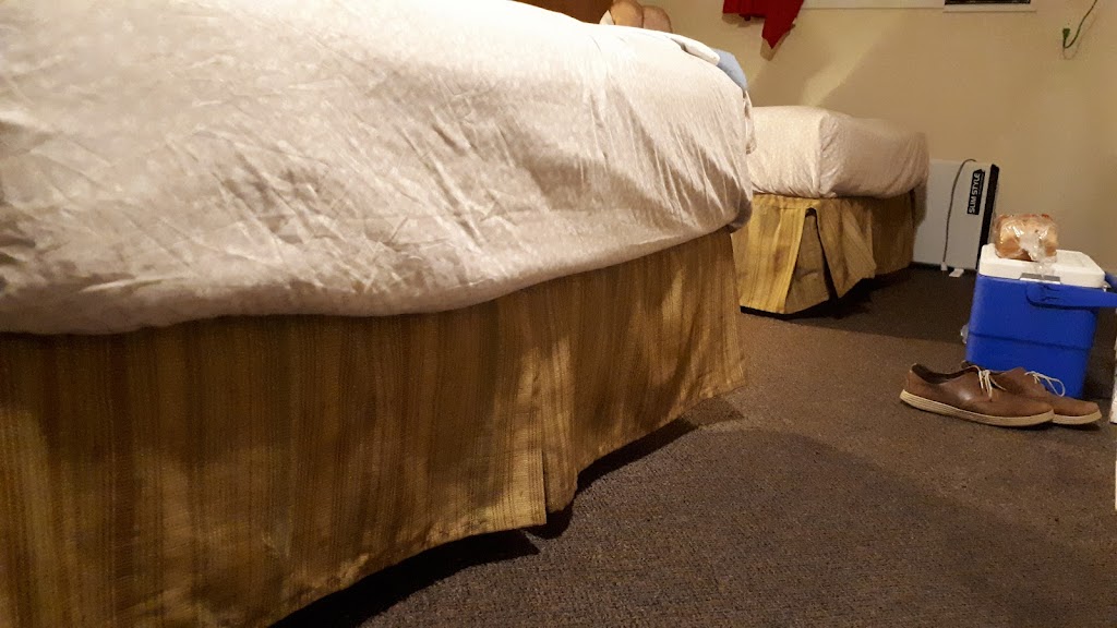 Algonquin Motel | 11191 Hwy 124, South River, ON P0A 1X0, Canada | Phone: (705) 386-2641