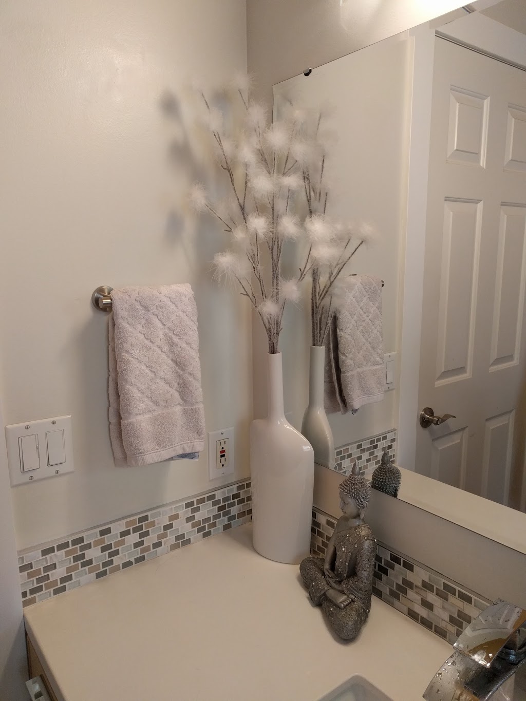 Serenity Stay Bed & Breakfast | 670 Cook Rd, Kelowna, BC V1W 3G7, Canada | Phone: (250) 718-6973