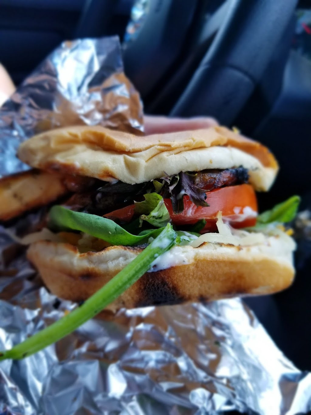 Hannahmans Roadside BBQ | 120 Donald St, Barrie, ON L4N 5G7, Canada | Phone: (705) 739-5396