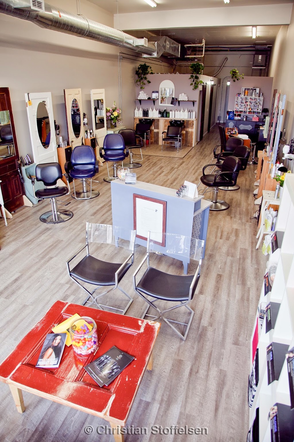 KML Studio Family Hair Care | 230 Shellard Ln, Brantford, ON N3T 5L5, Canada | Phone: (519) 756-5595