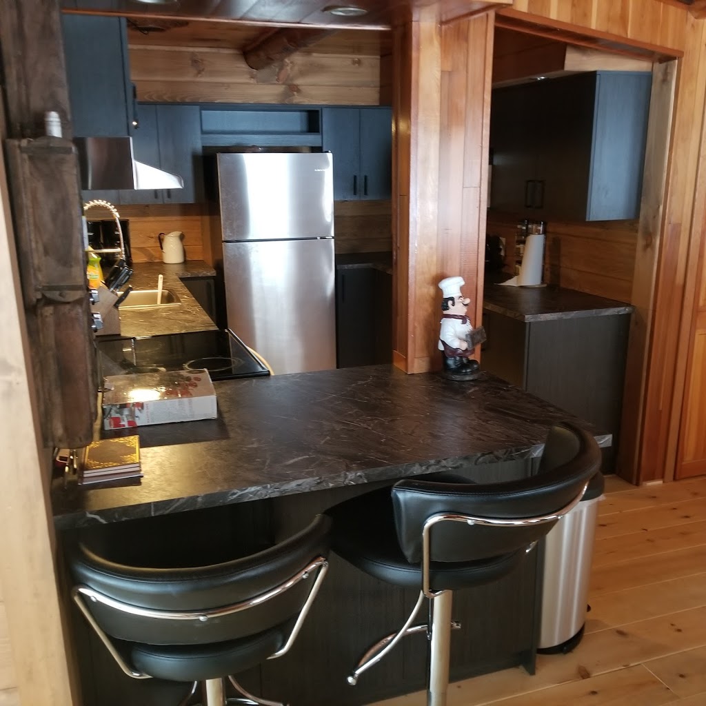 Chalet L’Autrefois | 1825 Chemin du Parc, Mandeville, QC J0K 1L0, Canada | Phone: (514) 266-7192