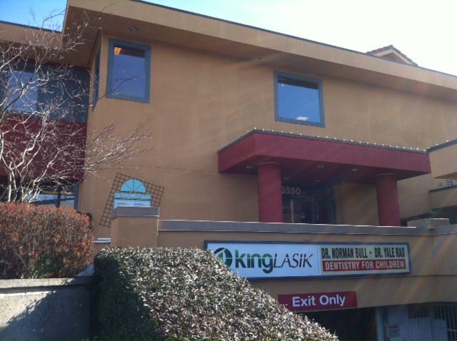 King LASIK | 3550 Saanich Rd #201, Victoria, BC V8X 1X2, Canada | Phone: (250) 360-2141
