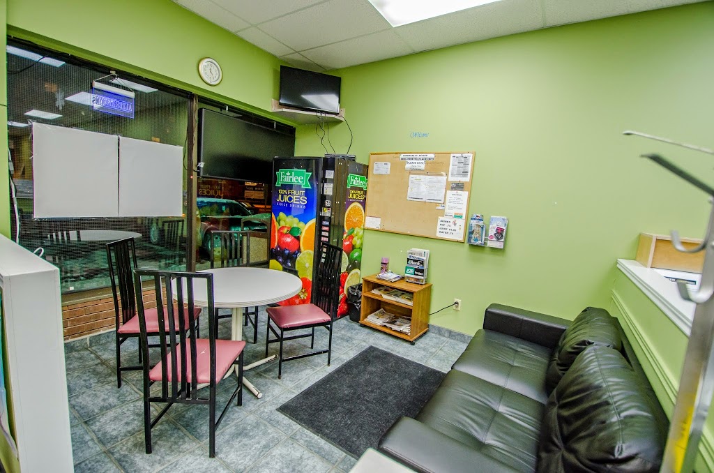 Cedargreen Coin Laundry and Dry Clean Depot | 3340 Lawrence Ave E, Scarborough, ON M1H 1A7, Canada | Phone: (416) 289-7514