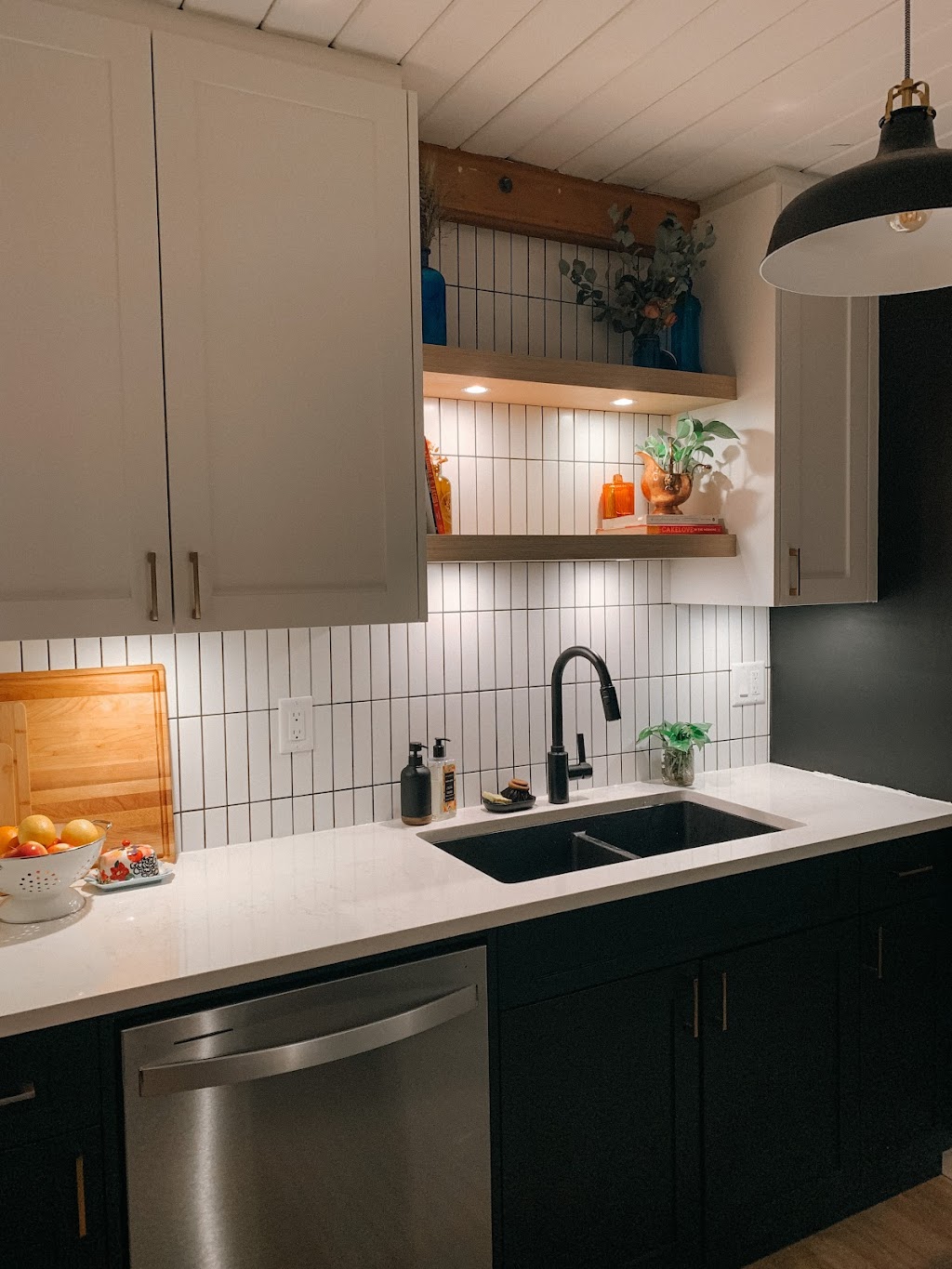 DM Tile and Stone Inc. | 2117 E 6th Ave, Vancouver, BC V5N 1R2, Canada | Phone: (604) 388-9733