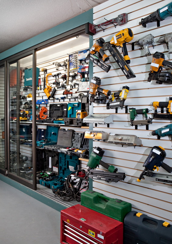 Money Maxx | 49 Prideaux St, Nanaimo, BC V9R 2M3, Canada | Phone: (250) 754-6499
