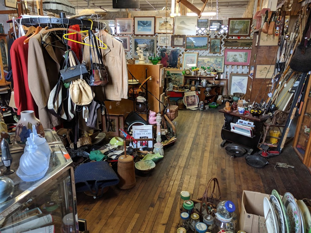 Waterford Antique Market | 80b Alice St, Waterford, ON N0E 1Y0, Canada | Phone: (519) 443-4064