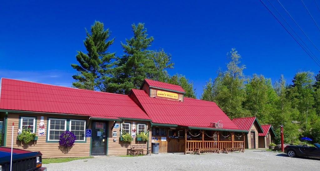 Cajuns Snack Bar | 1594 VT-100, Lowell, VT 05847, USA | Phone: (802) 744-2002