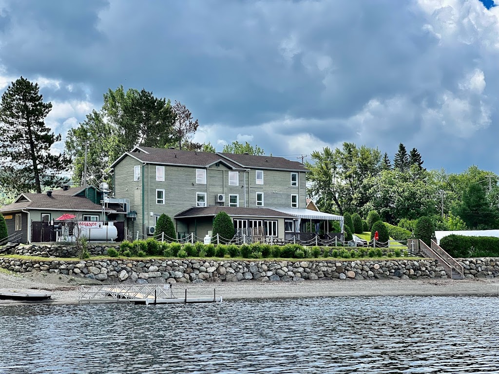 Auberge Villa Des Frontières | 1194 Rue Principale, Pohénégamook, QC G0L 1J0, Canada | Phone: (418) 859-2884