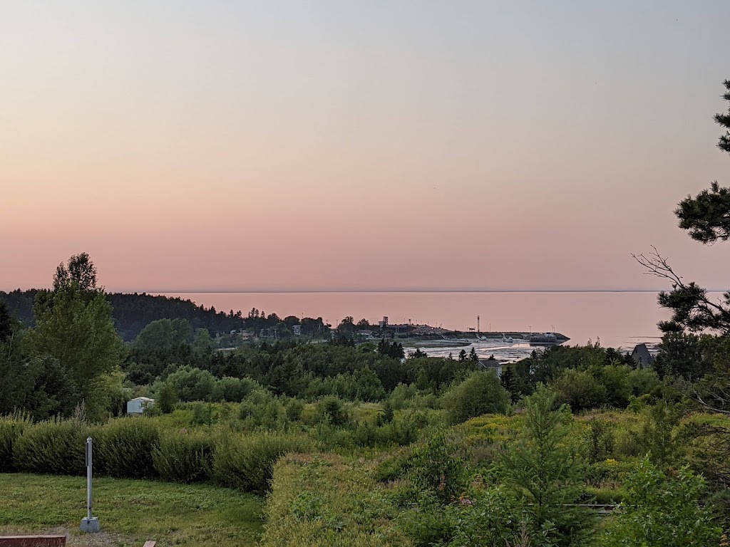 Restaurant Le Biarritz | 89 Rue Notre Dame O, Trois-Pistoles, QC G0L 4K0, Canada | Phone: (418) 851-4705