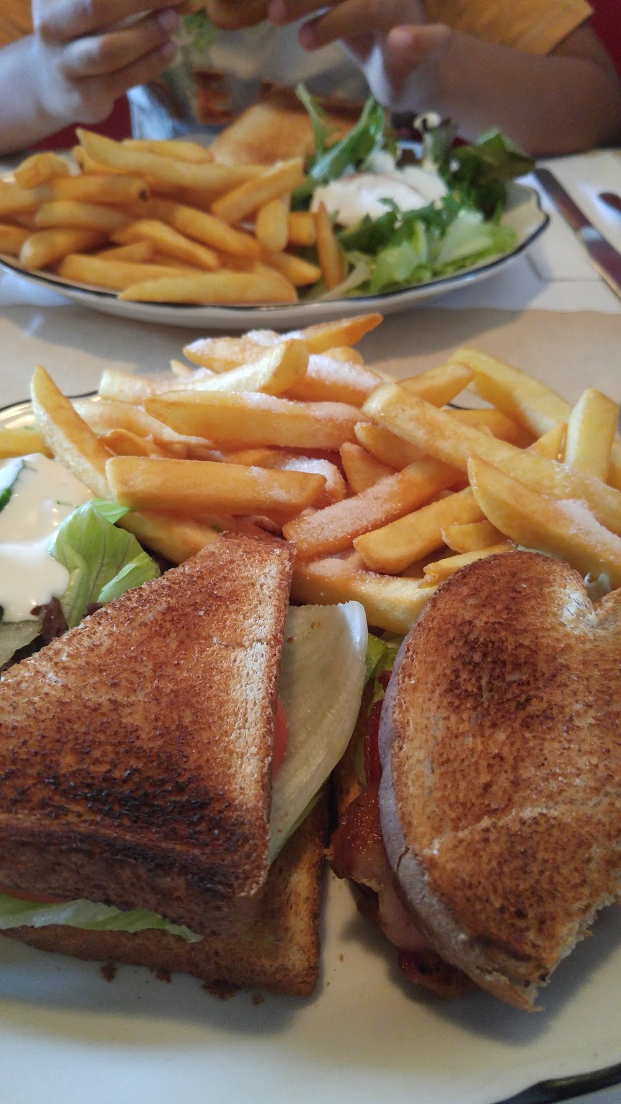 Hi-Lite Restaurant | 4524 Queen St, Niagara Falls, ON L2E 2L5, Canada | Phone: (905) 356-8682