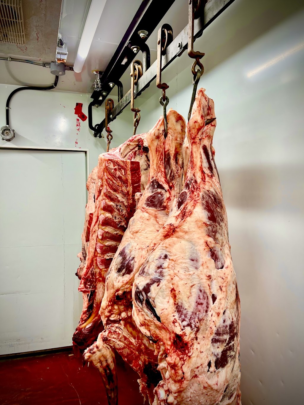L&B Foods | 4910 50 Ave, Neerlandia, AB T0G 1R0, Canada | Phone: (780) 284-2276
