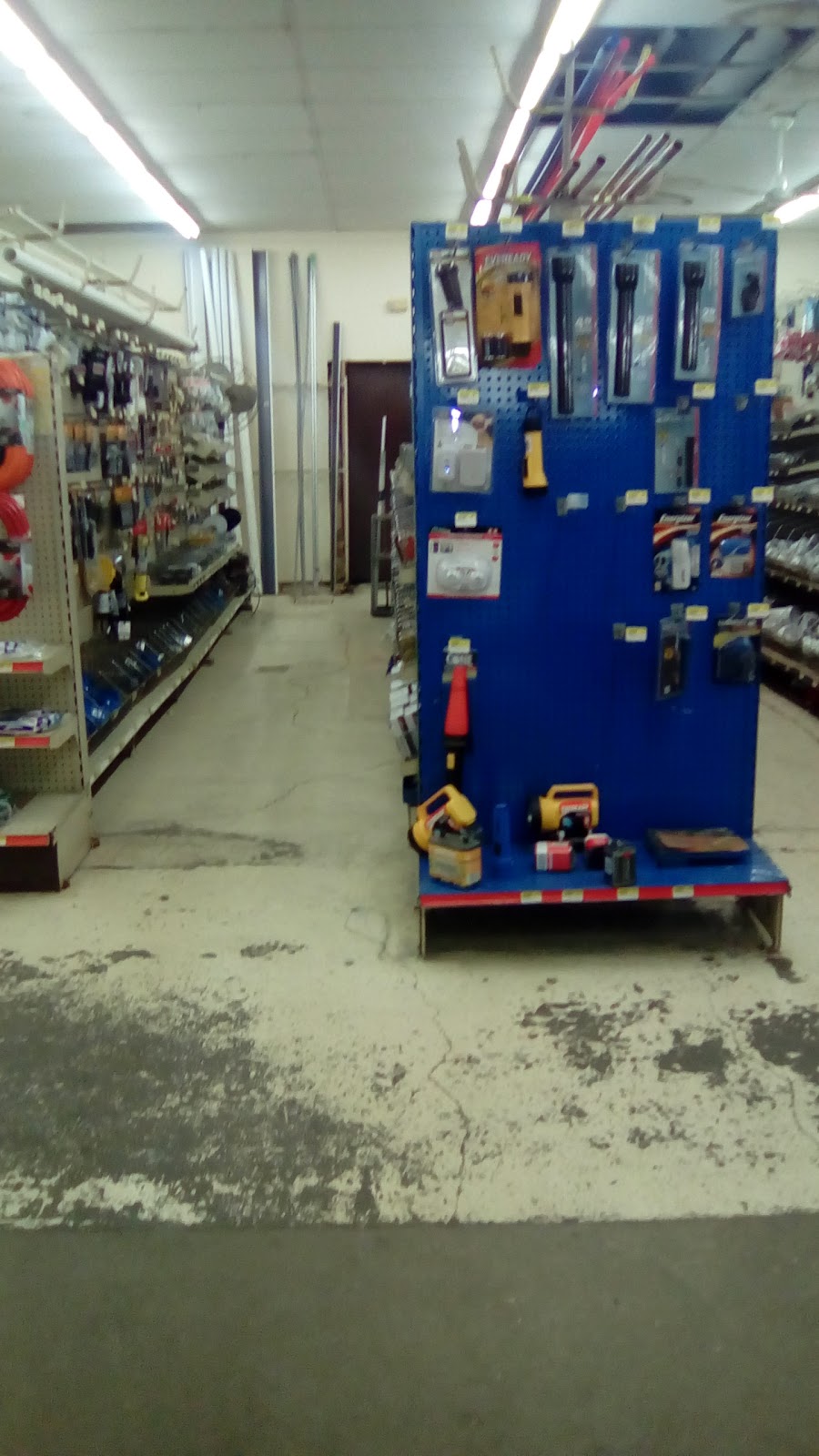 Defranco Hardware & Rental | 3105 Pine Ave, Niagara Falls, NY 14301, USA | Phone: (716) 285-3393