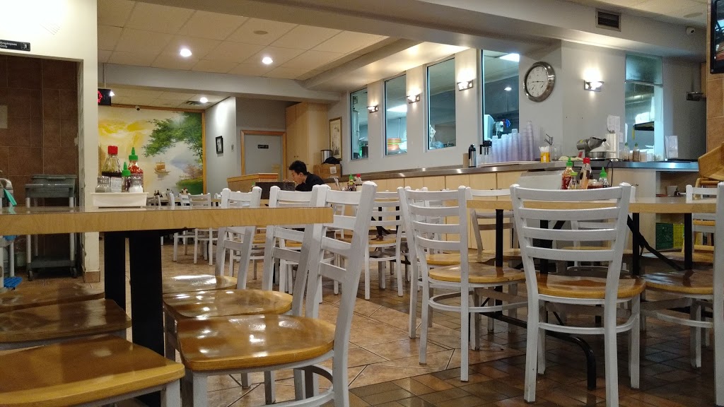 Pho Xic Lo | 1750 Wyandotte St W, Windsor, ON N9B 1J1, Canada | Phone: (519) 971-8288