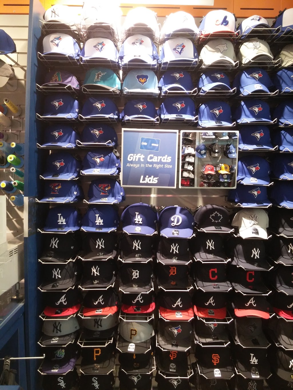 Lids | The Promenade, 1 Promenade Cir, Thornhill, ON L4J 4P8, Canada | Phone: (905) 886-7118