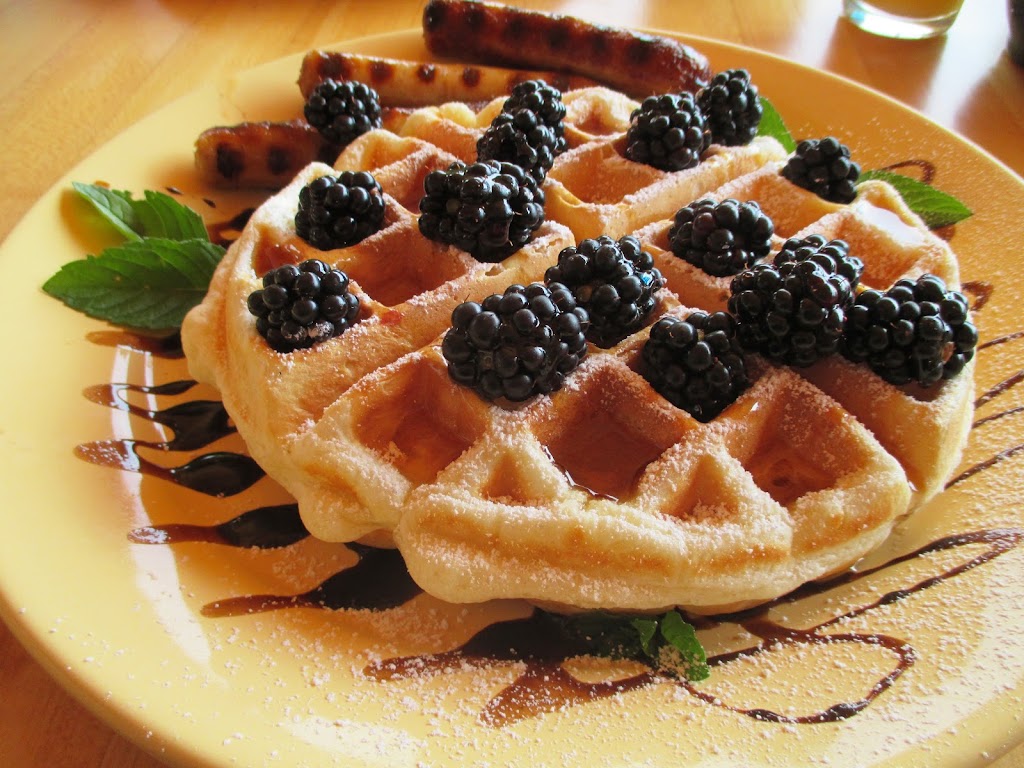Renatas "Simply Delicious" Lodge | 18 Renata Rd, Renata, BC V1N 4V8, Canada | Phone: (250) 448-6272