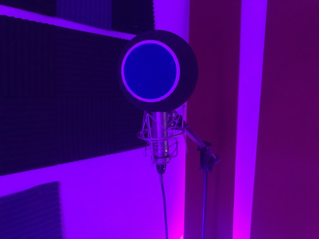 Vibes Studio | 9737 Chem. de la Côte-de-Liesse, Dorval, QC H9P 1A3, Canada | Phone: (438) 509-3635