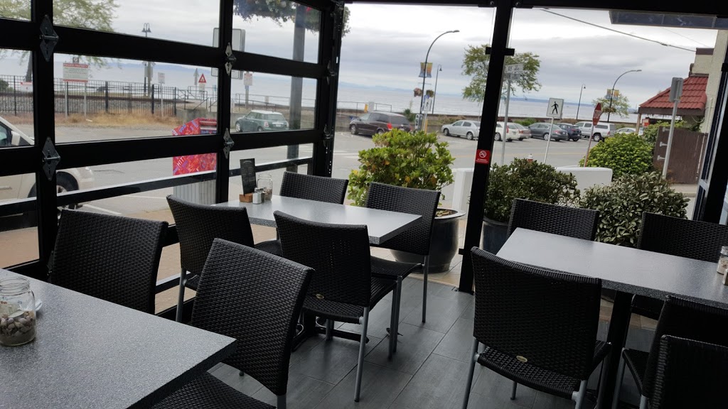 Watts East Beach Cafe | 15611 Marine Dr, White Rock, BC V4B 1E1, Canada | Phone: (604) 538-5640