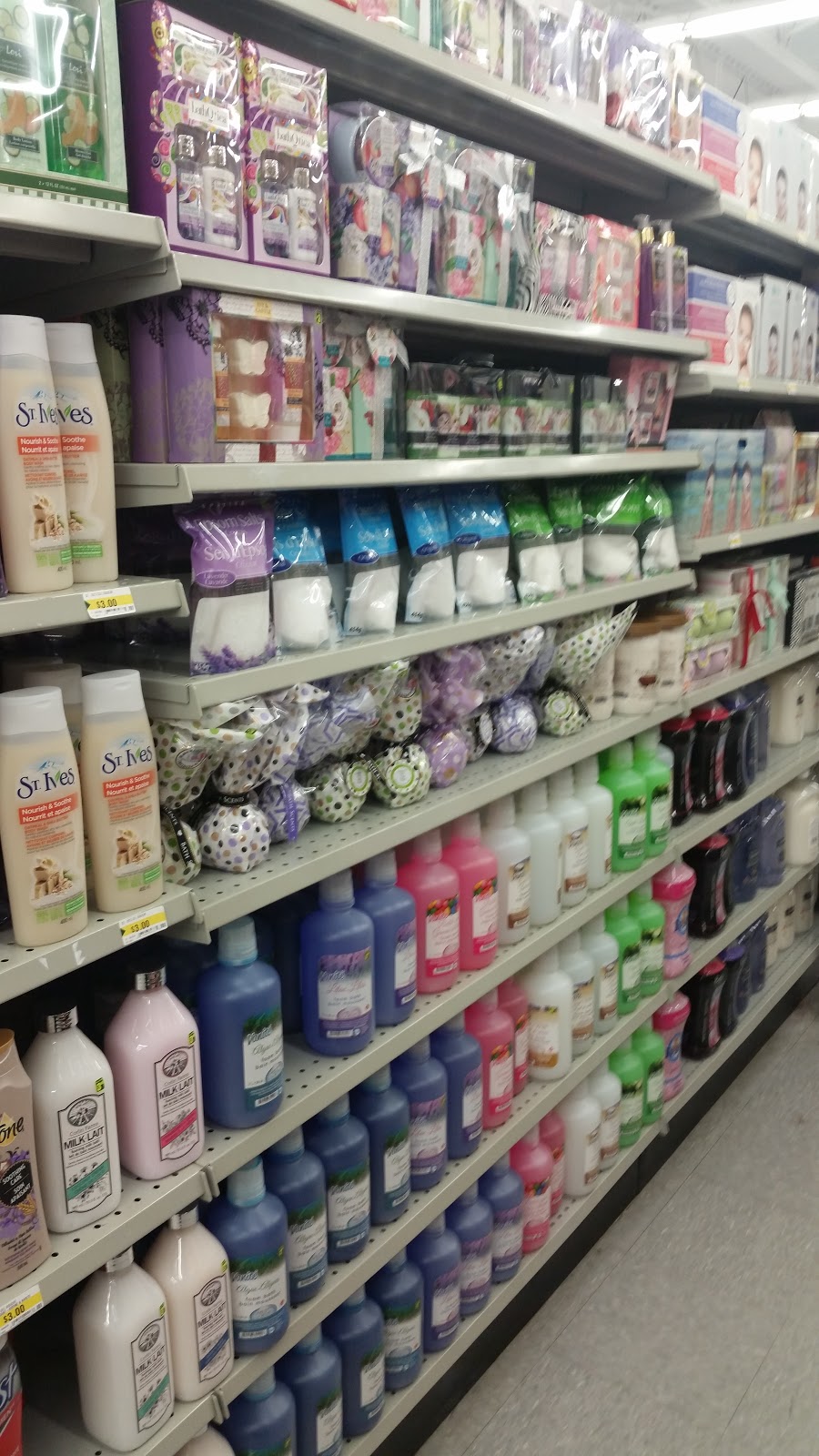 Dollarama | Faubourg, 174 Boulevard Saint-Luc, Saint-Jean-sur-Richelieu, QC J2W 0J2, Canada | Phone: (450) 359-3237