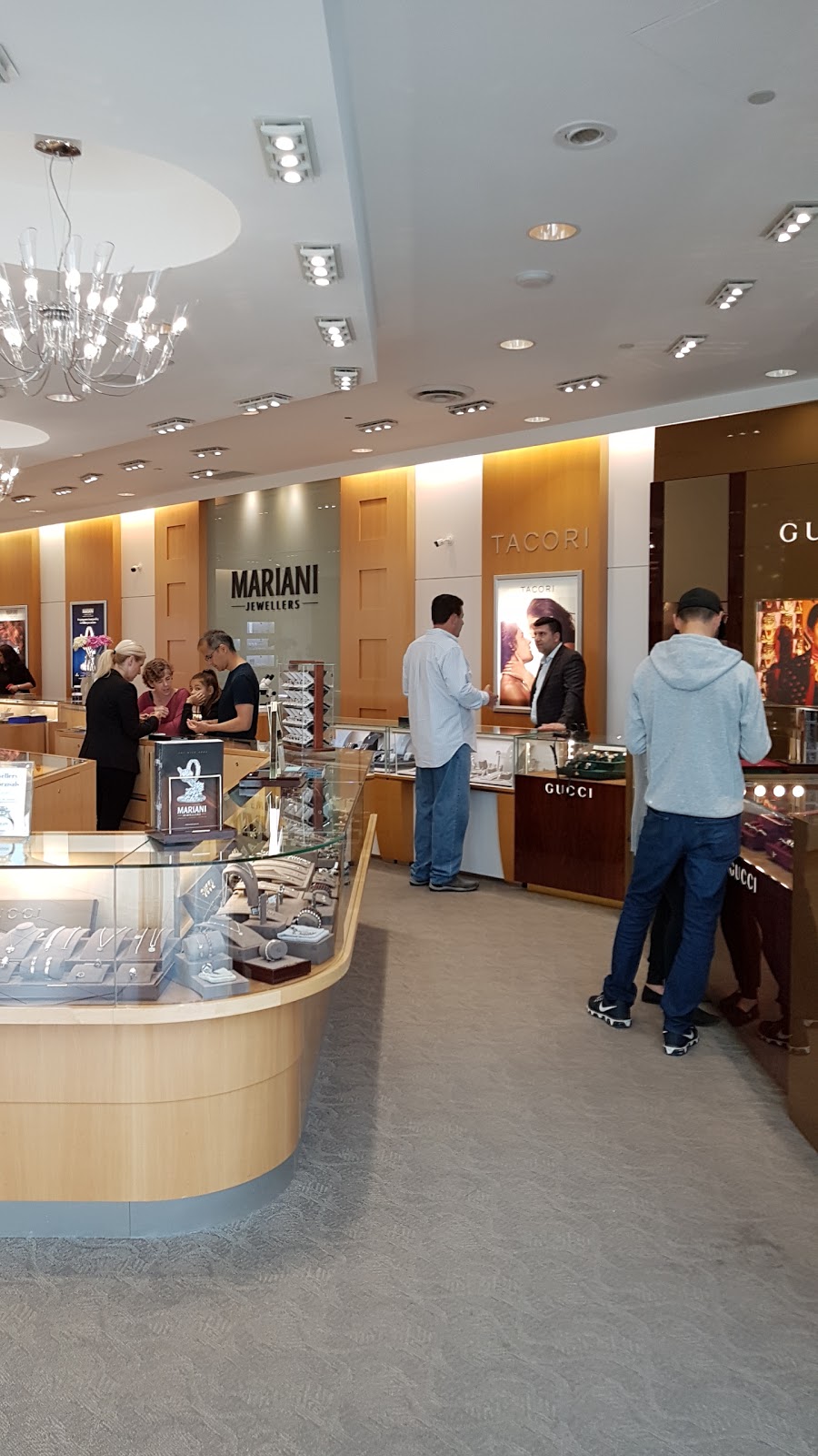 Mariani Jewellers & Watch Boutique | jewelry store | Oakville Place, 240 Leighland Ave Unit 208, Oakville, ON L6H 3H6, Canada | 9053379799 OR +1 905-337-9799