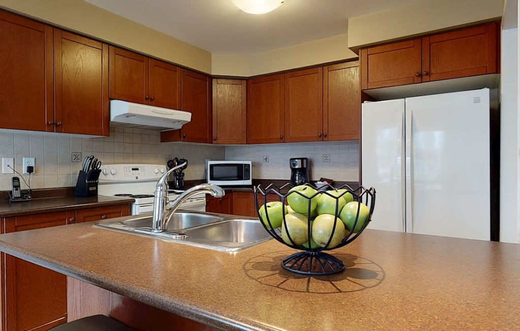 Premiere Suites | Mikalda Rd, Burlington, ON L7M 0K8, Canada | Phone: (888) 575-7808