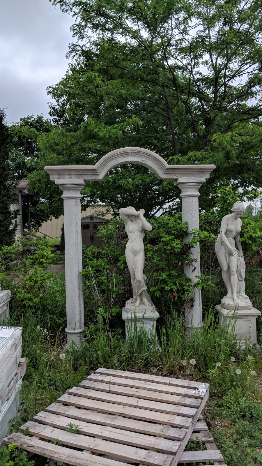 Alfonso Da Rosoro Lawn Ornaments | 90 Jackson Ln, Arnprior, ON K7S 3G8, Canada | Phone: (613) 623-2661