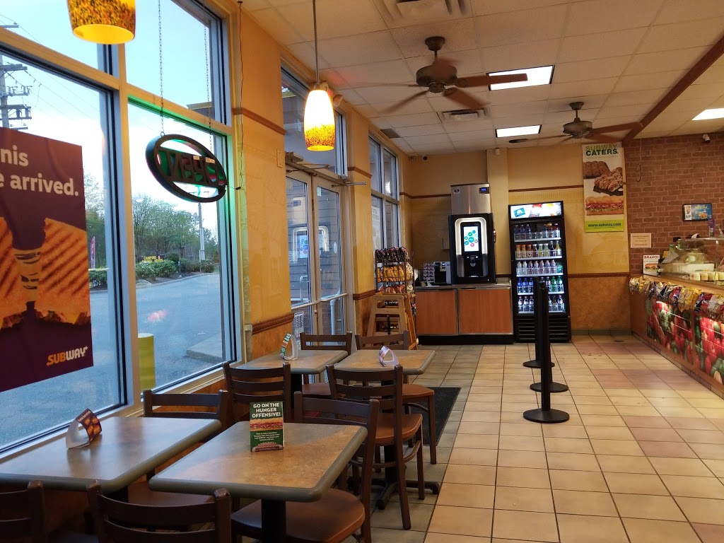 Subway | 34981 Lougheed Hwy, Mission, BC V2V 6T1, Canada | Phone: (604) 820-8985