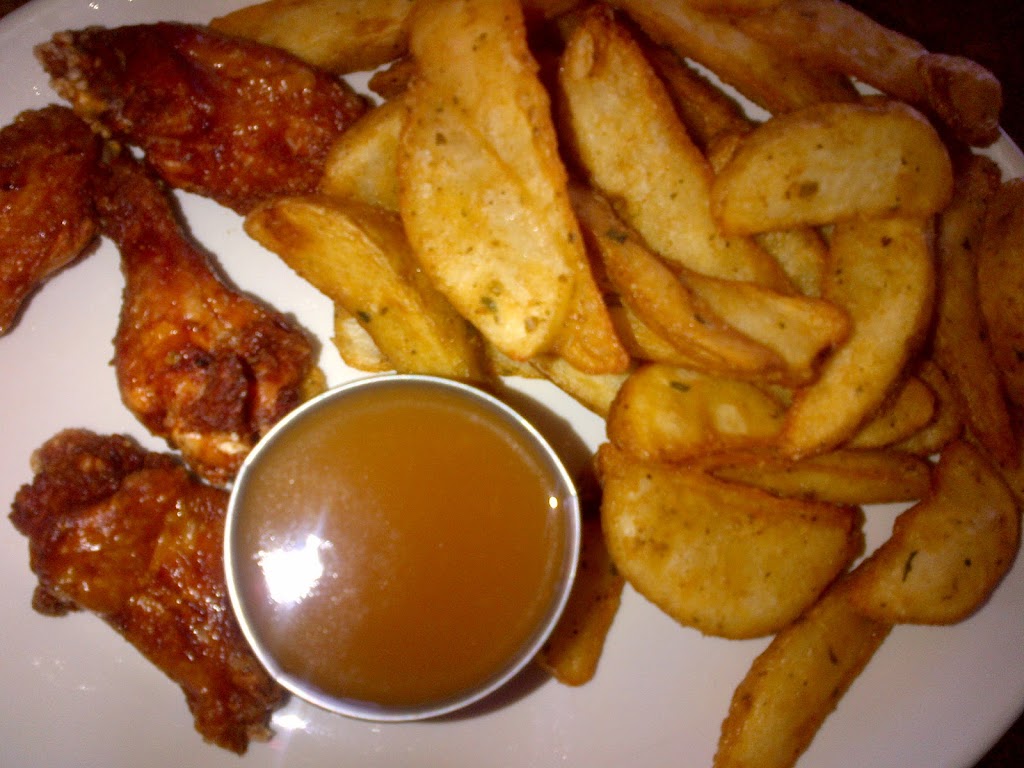 Chair De Poule | 3630 Boulevard de la Concorde E, Laval, QC H7E 2Y7, Canada | Phone: (450) 661-1227