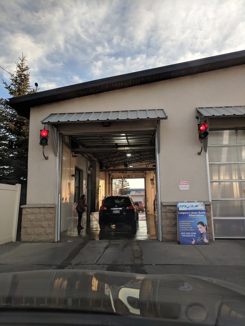 Car & Pet Spa The | 8350 Fairmount Dr SE, Calgary, AB T2H 0Y6, Canada | Phone: (403) 252-9667