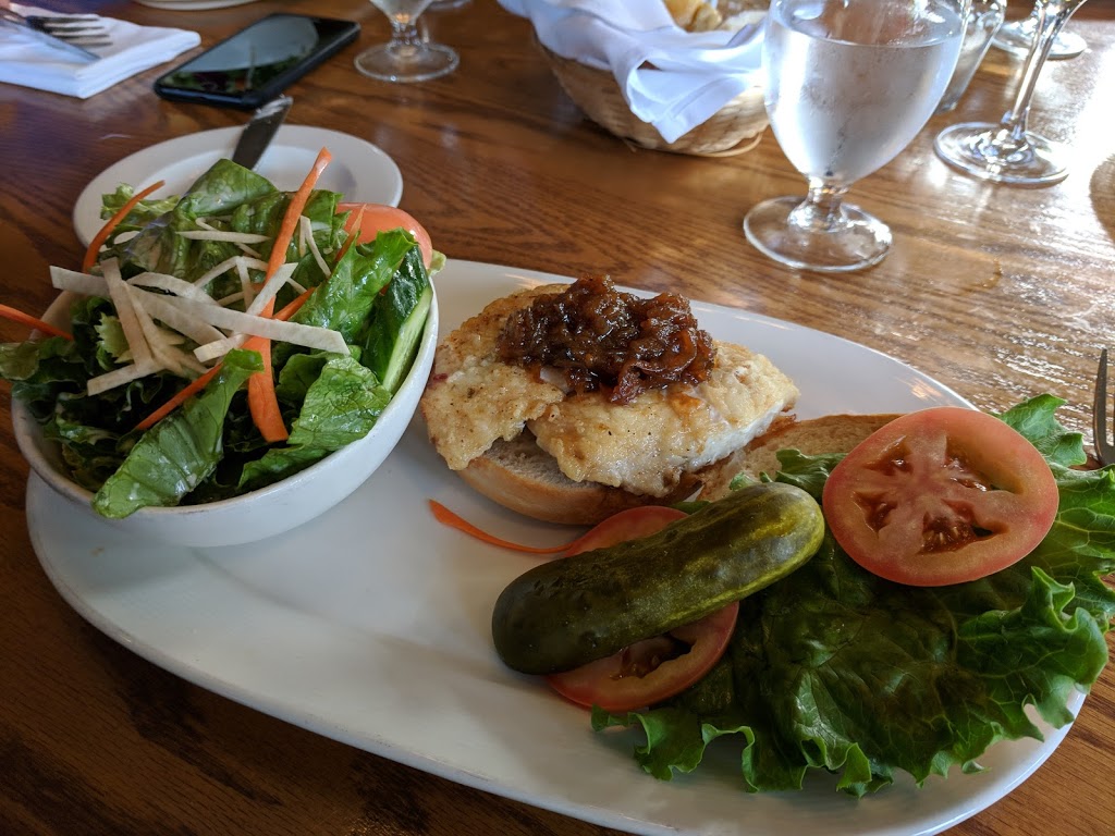 Bill Matticks Restaurant & Lounge | 5331 Cordova Bay Rd, Victoria, BC V8Y 1R1, Canada | Phone: (250) 658-4271