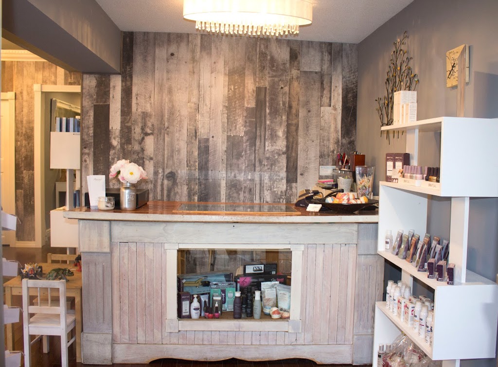 Ramonas Salon and Spa | 16 Northumberland St, Ayr, ON N0B 1E0, Canada | Phone: (519) 632-8887