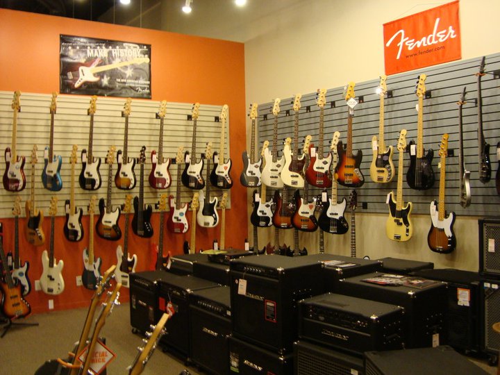 Long & McQuade Musical Instruments | 1363 Main St, North Vancouver, BC V7J 1C4, Canada | Phone: (604) 986-0911