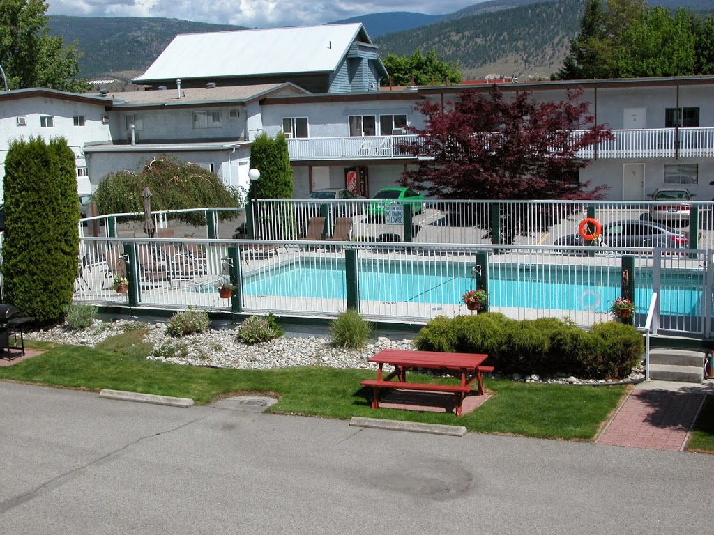 Golden Sands Resort Motel | 1028 Lakeshore Dr, Penticton, BC V2A 1C1, Canada | Phone: (250) 492-4210