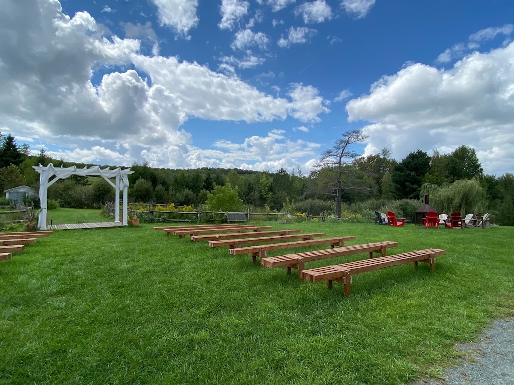 Vignoble la vallée des Nuages | 35 Chem. Gallup, Danville, QC J0A 1A0, Canada | Phone: (819) 839-3585