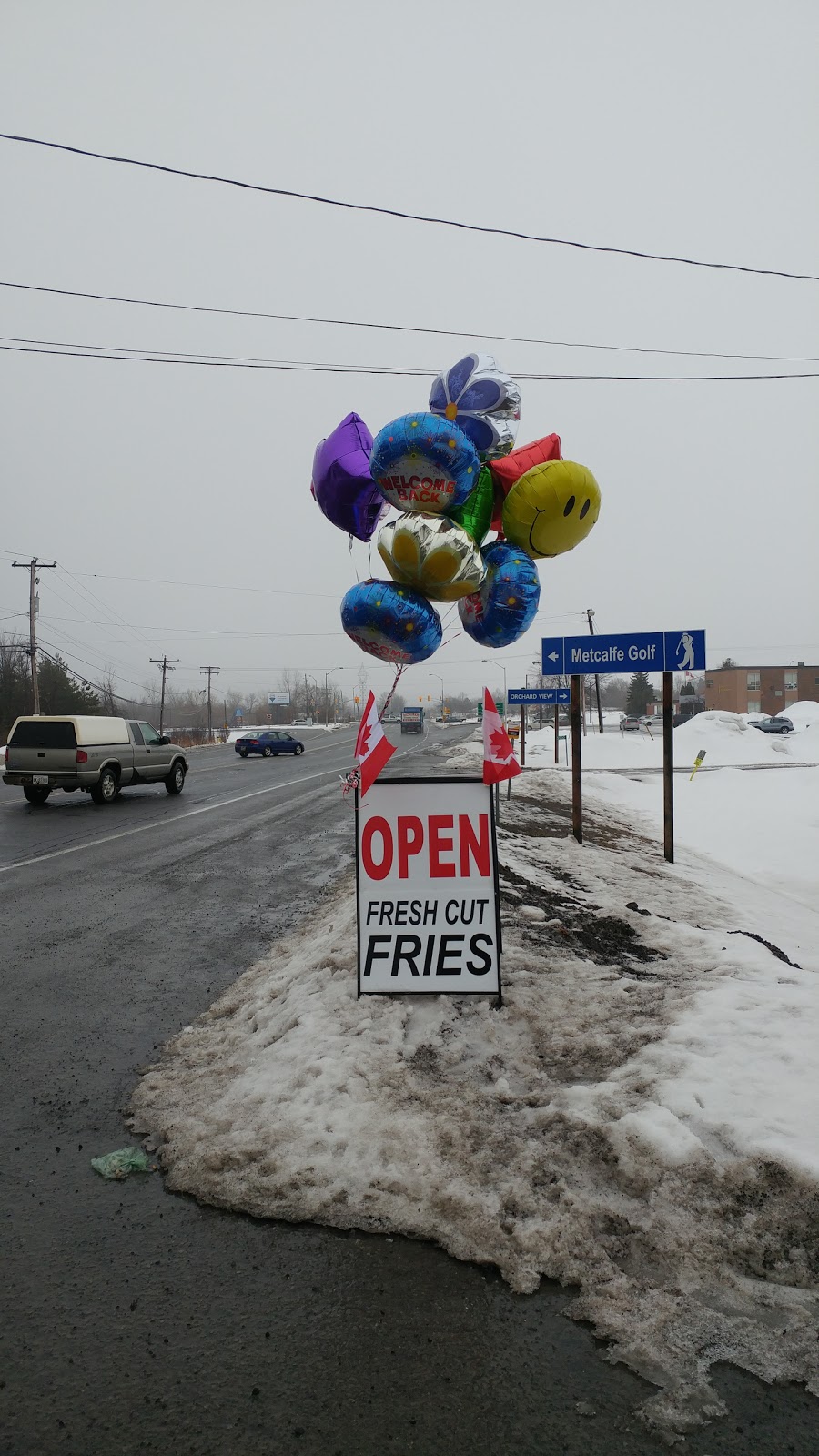 Evas Chip Wagon | 5496 Bank St, Gloucester, ON K1X 1G9, Canada | Phone: (613) 822-7603