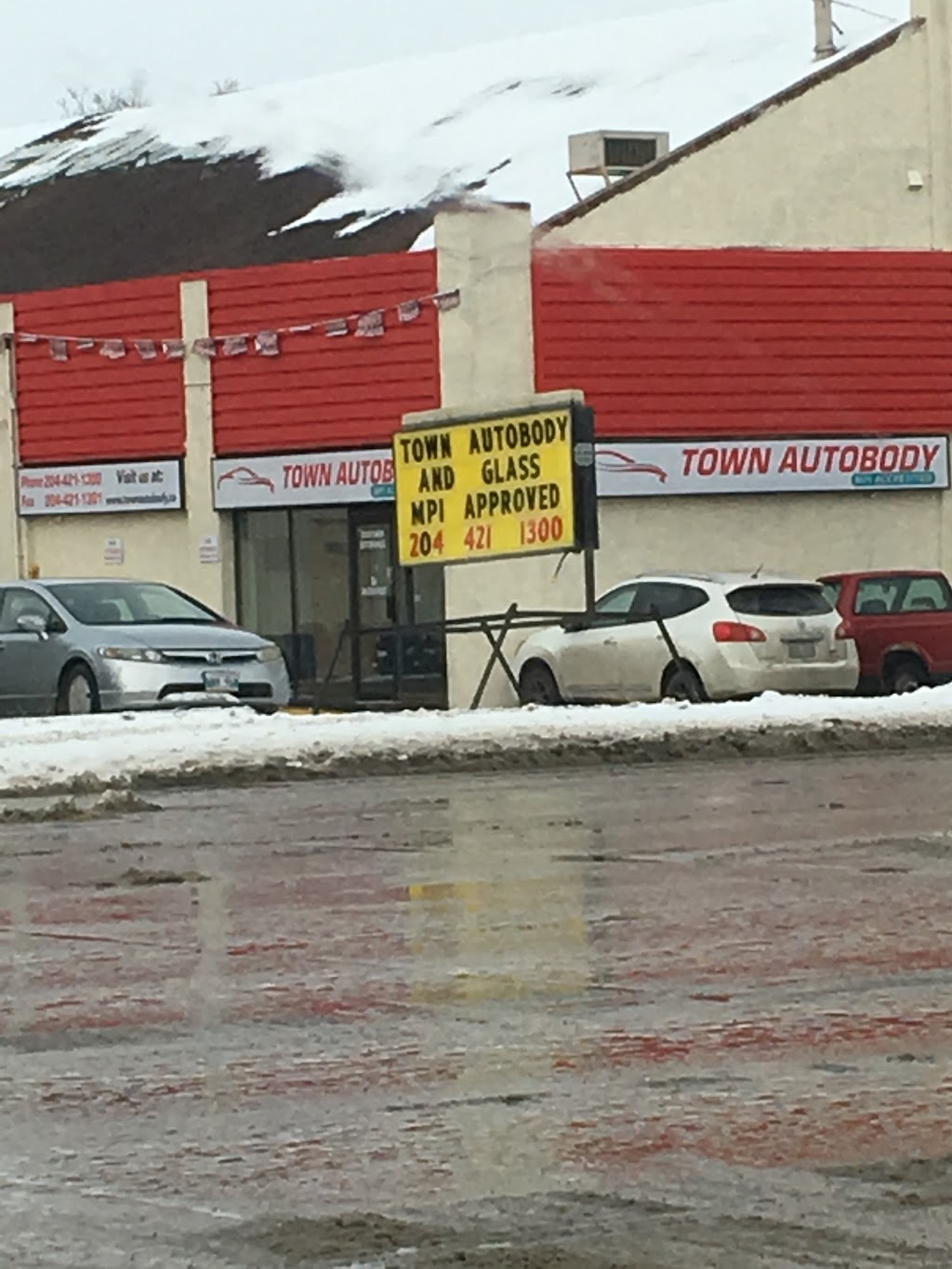 Town Autobody | 64 Salter St, Winnipeg, MB R2W 4J6, Canada | Phone: (204) 421-1300