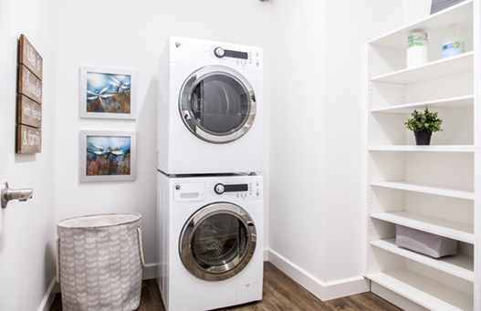 99 Jasper | 9939 Jasper Ave, Edmonton, AB T5J 2W8, Canada | Phone: (780) 990-0339