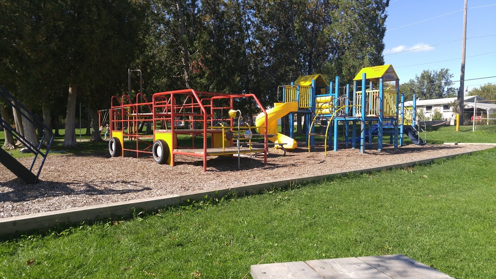 Victoria Park - Cambridge Spray Pad | 66 Fisher Mills Road, Cambridge, ON N3C 1E2, Canada | Phone: (519) 740-4681
