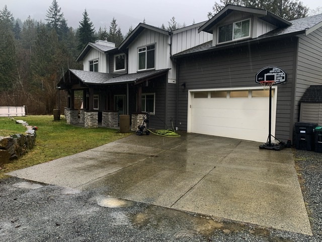 Golden Pressure Washing | 2795 Webster Rd, Nanaimo, BC V9R 6W7, Canada | Phone: (250) 668-4375