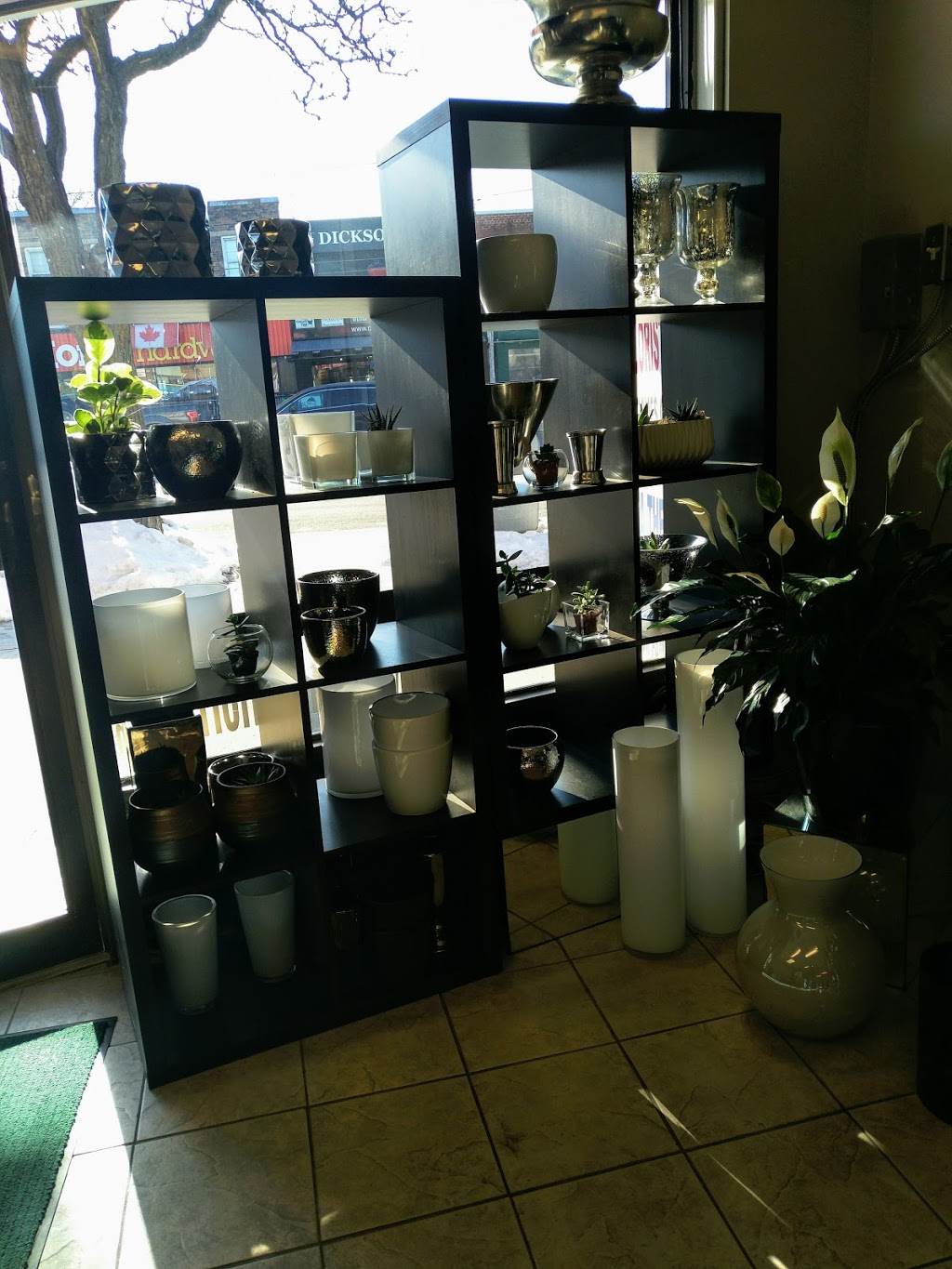 Garrett Florist | 2025 Avenue Rd, North York, ON M5M 4A5, Canada | Phone: (416) 488-8888