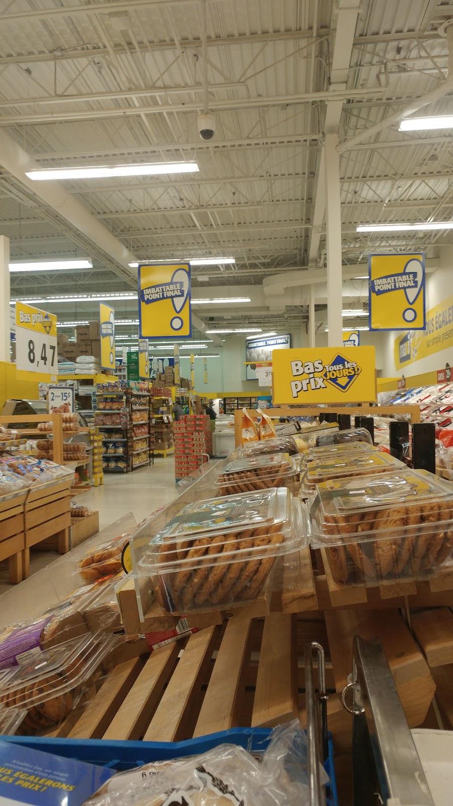 Maxi | 2260 Chemin Gascon, Terrebonne, QC J6X 3A5, Canada | Phone: (450) 492-8718