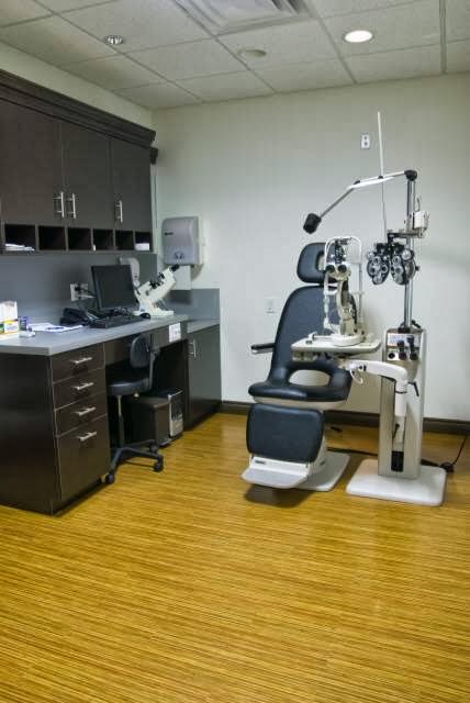 South Barrie Eye Clinic | 431 Bayview Dr #10, Barrie, ON L4N 8Y2, Canada | Phone: (705) 725-8228