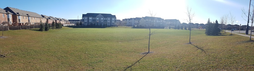 Golder Community Park | 200 Destination Dr, Mississauga, ON L5M 0P3, Canada | Phone: (416) 917-0000
