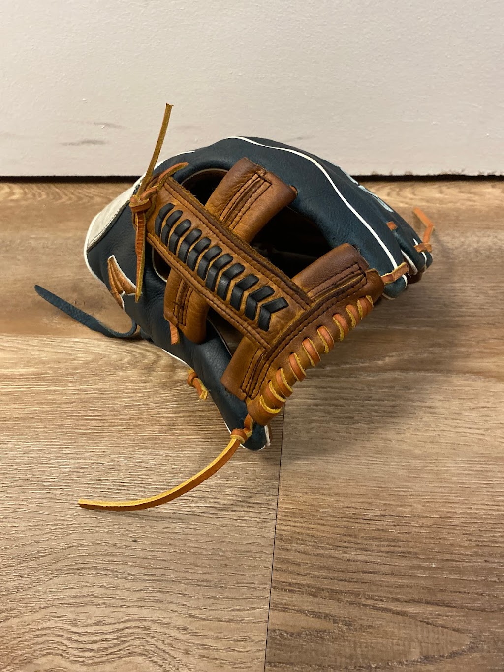 Kennedy Ball Gloves | 293 Robin Rd, London, ON N6J 1S5, Canada | Phone: (437) 980-6304