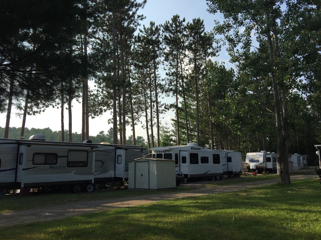Camping Domaine De La PresquIle | 106 Chemin Ward, Notre-Dame-de-Pontmain, QC J0W 1S0, Canada | Phone: (819) 767-2832