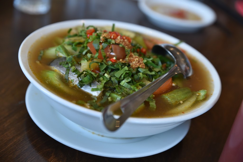 Hương Xưa Restaurant | 7061 Rue Jarry E, Anjou, QC H1J 1G3, Canada | Phone: (438) 380-8808