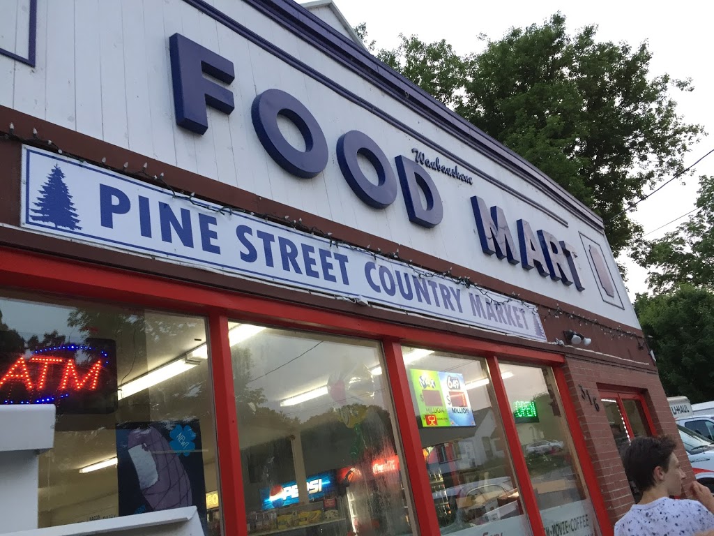 Richard Store | Country Market, 312 Pine St, Waubaushene, ON L0K 2C0, Canada