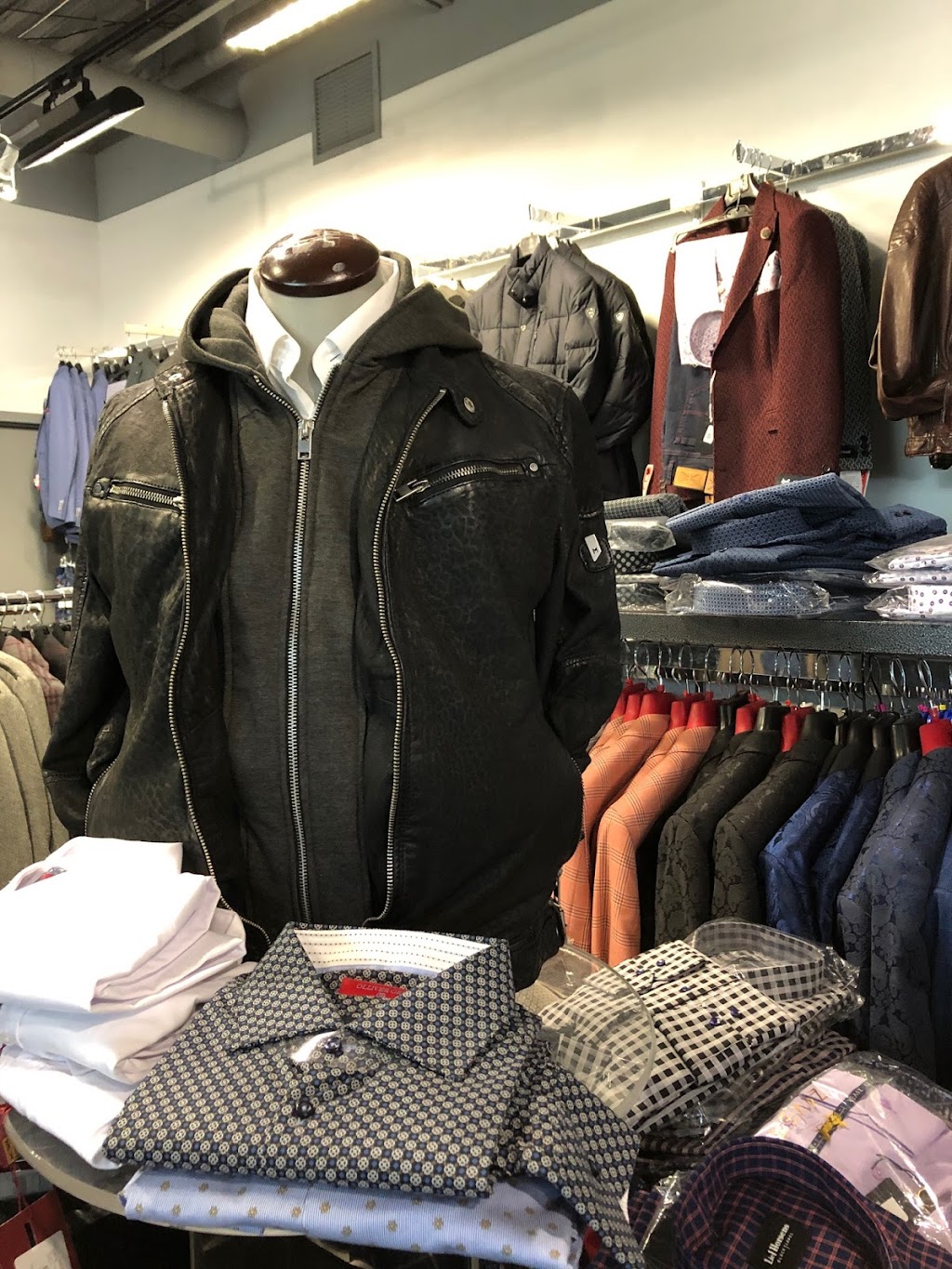 ESCO CLOTHIERS | 6970 Edwards Blvd, Mississauga, ON L5T 2W2, Canada | Phone: (905) 564-7677